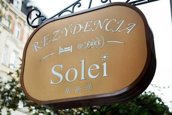 雷兹登卡索勒老城酒店 波兹南 外观 照片